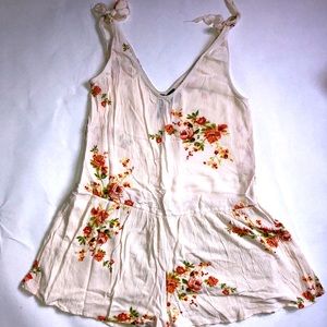 Runaway Story Flower Romper